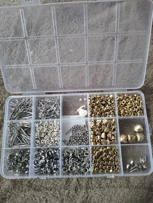 Продам бусини та матеріали