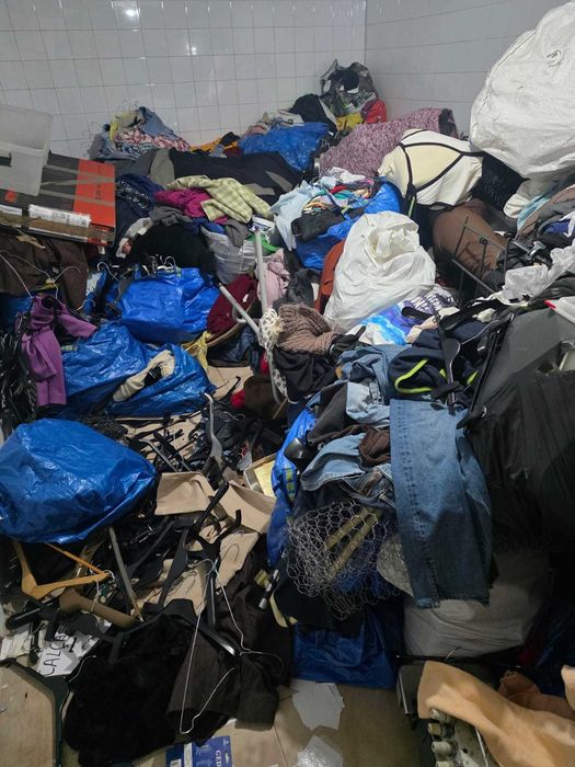 Peças de roupas mais de 20 mil peças