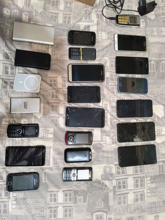 Продам телефон не працюючий