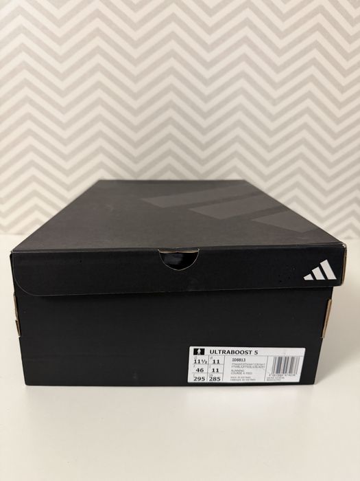 Кросівки Adidas бігові