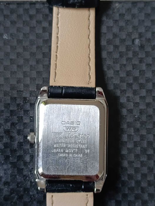 Zegarek Casio damski czarny