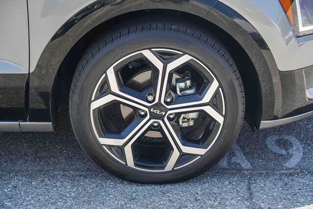 Kia Niro EX Hybrid      2023