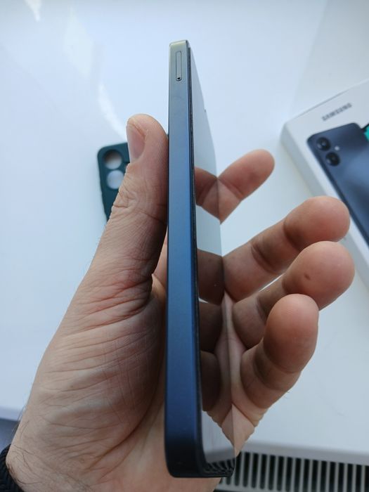 Samsung galaxy a06 4/128gb стан нового