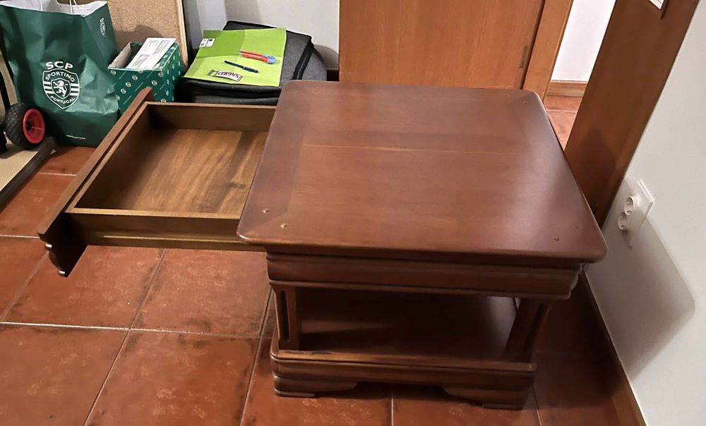 Mesa pequena para sala