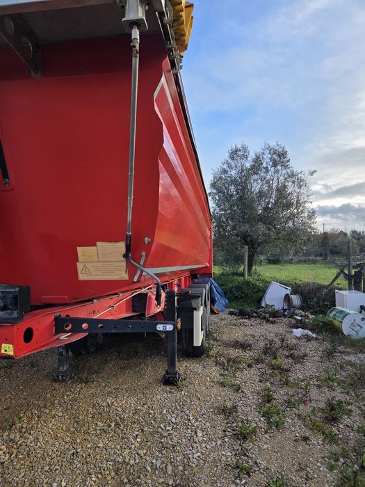 Semirreboque basculante