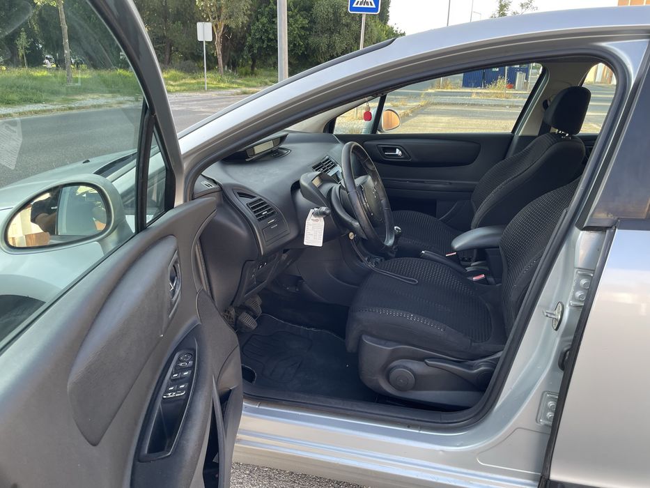 Citroën C4 — fotografia 6