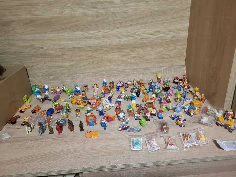 Wielka kolekcja Kinder Niespodzianki figurki zabawki