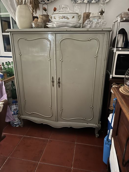 Armario antigo cinza
