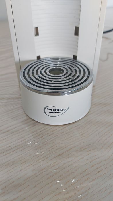 Máquina de Café Expresso Branca Pingo Doce Usada