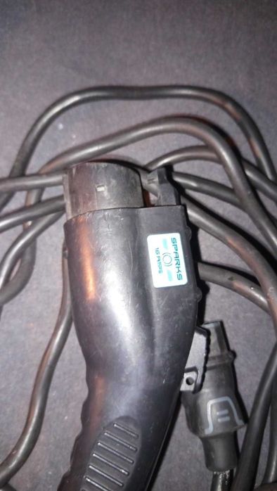 Автомобільний зарядний пристрій Sparks 16A