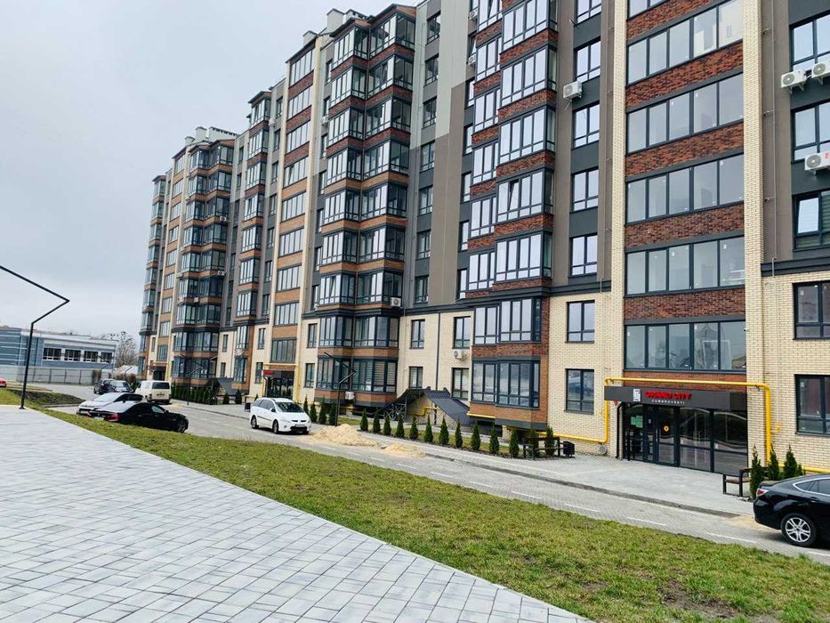 Продам Трикімнатну квартиру в ЖК "Гранд Сіті Домбровський"