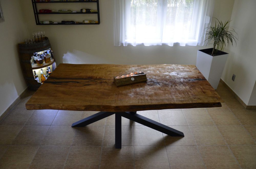 Stół dębowy z jesionu klonu blat drewniany monolit metalową nogą