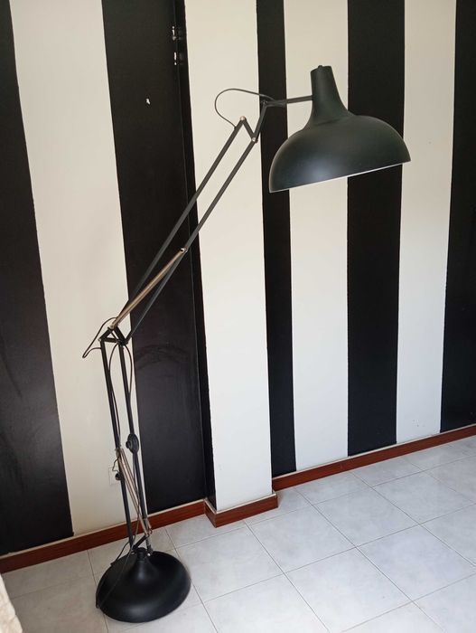 Candeeiro Pé Alto Aço