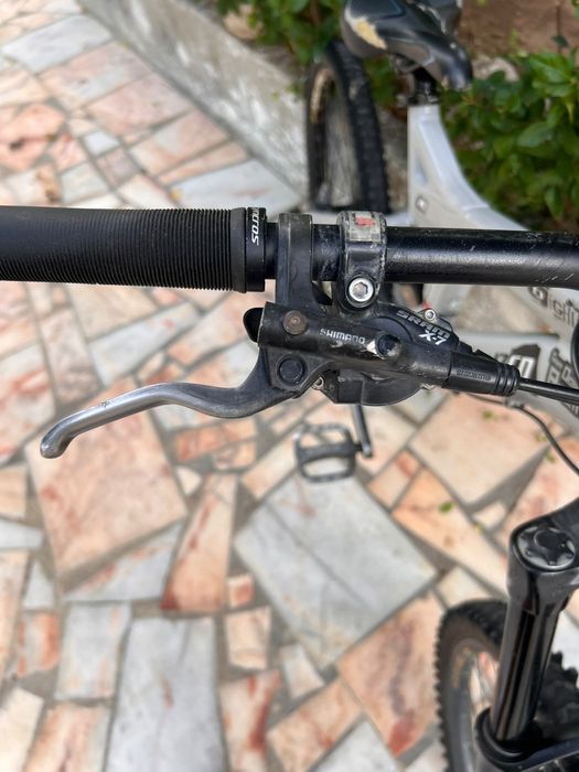Bicicleta de downhill Bighit