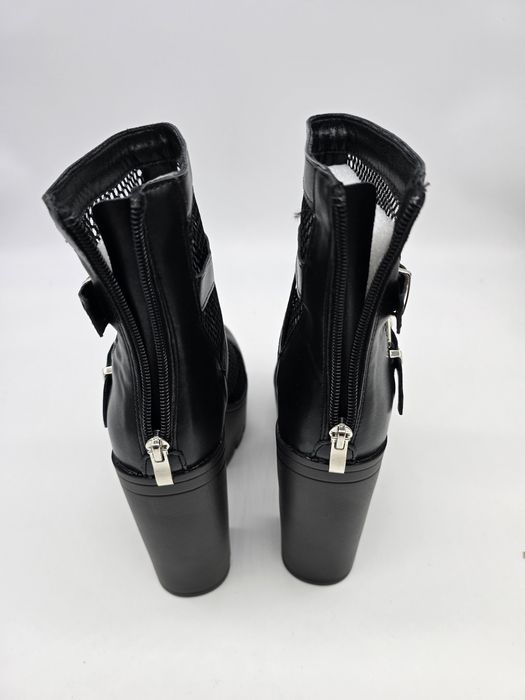 Botas estilo Rock / Metal / Gótico 36
Número 36
Novas