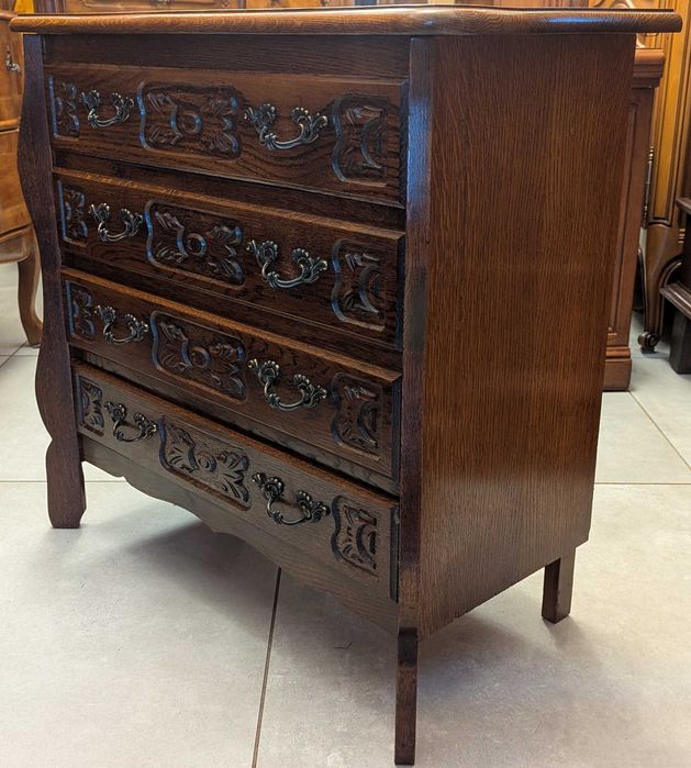 Bardzo ładnie zdobiona komoda,głębokość 31 cm.-sklep Dąbrowa Górnicza