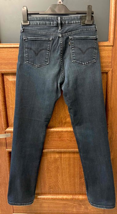 Levi's 714 Straight W28 L30 – granatowe dżinsy świetny stan