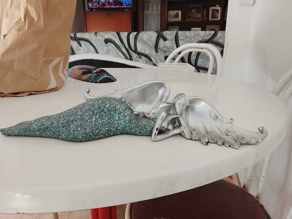 Figura de ánjo prateada