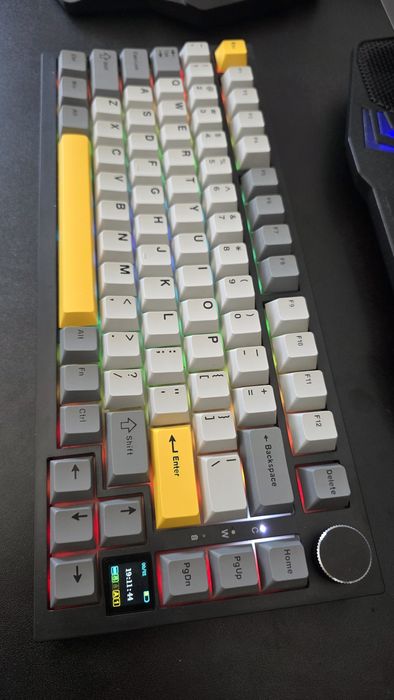 Como novo Ajazz AK820 Pro 75% Gasket-mounted B|uetooth 5.1/2.4G Wireless /Wired Mechanical Keyboard with TFT Screen for Mac/Win