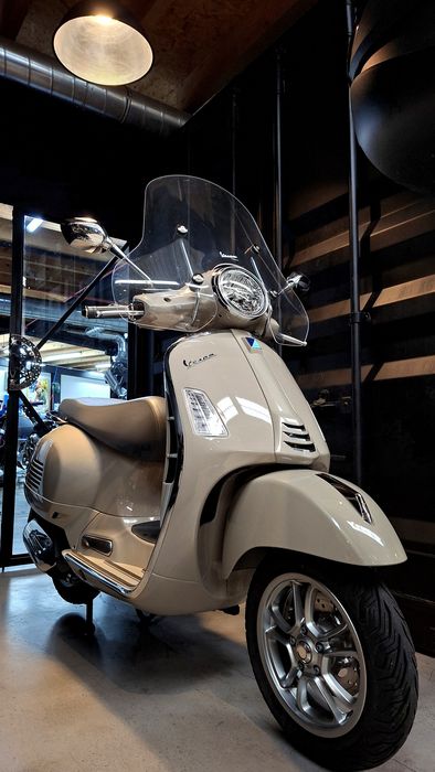 Vespa GTS 125 cc