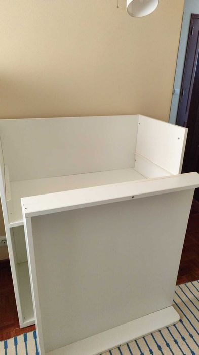 Trocador de fralda e secretária infantil modelo SMASTAD IKEA