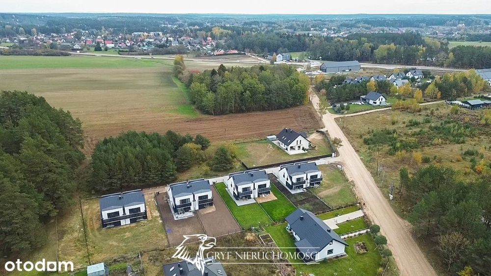 - Przestronny dom wolnostojący z 2 garażami -
