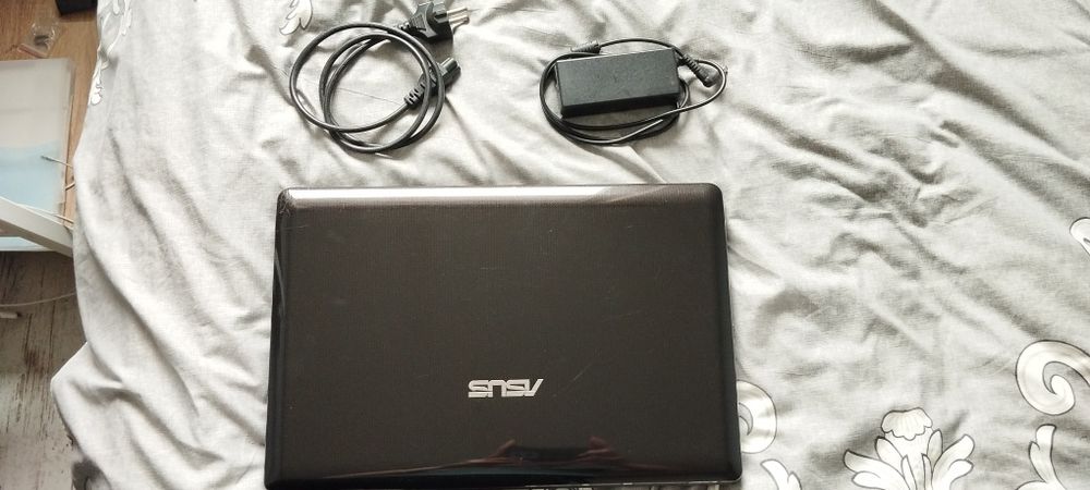 Laptop Asus K52F i7 620m  4/320 wyczyszczony