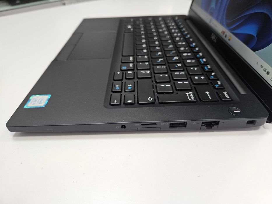 Laptop Dell 7390 2 in 1 Inel i5 Pamięć 8gb Dysk 256gb ssd Windows Gw