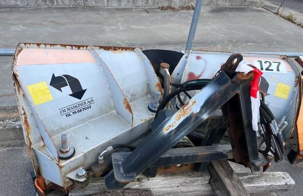 Pług do śniegu Fjaras Schmidt regulowany odśnieżny V hydrauliczny