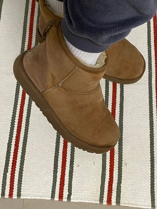 Оригінальні укорочені UGG б/у