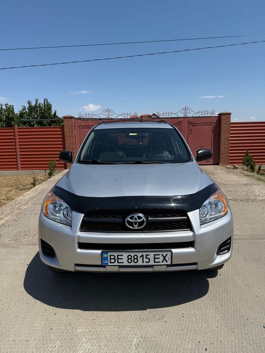 Продам сімейне авто Toyota Rav4 Long 2011