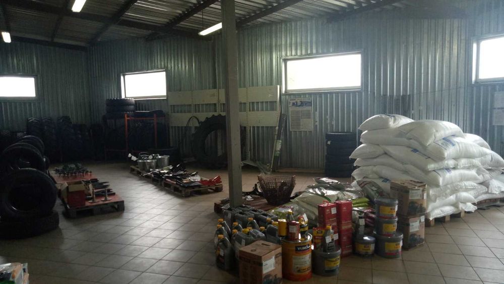 Продається прирейковий магазин склад