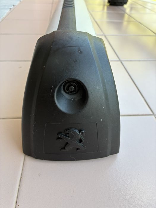 Barras de tejadilho originais para Peugeot 2008