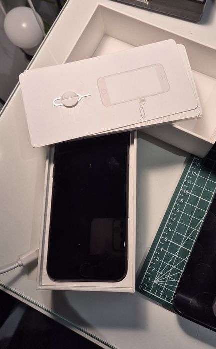 IPhone 7 128g preto ecrã novo e caixa original