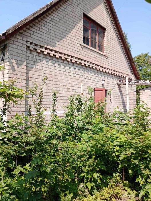 +Продам часть  дома  ул. 12 Апреля район Набережной 32000 дол.