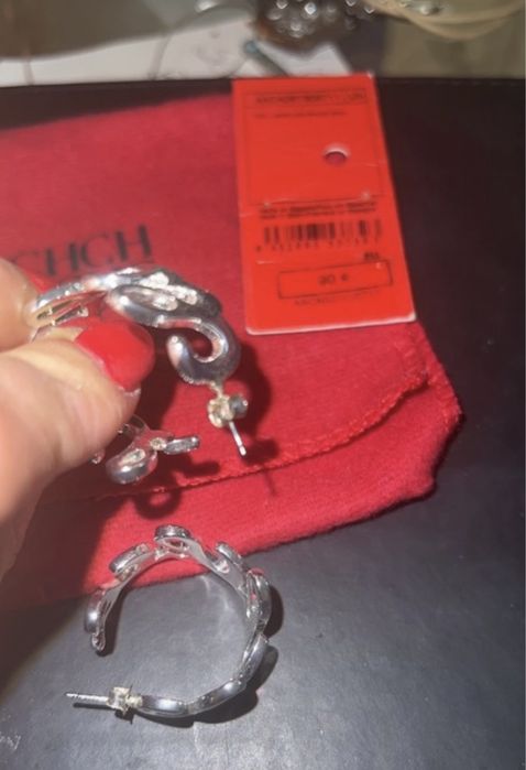 Brincos Carolina Herrera