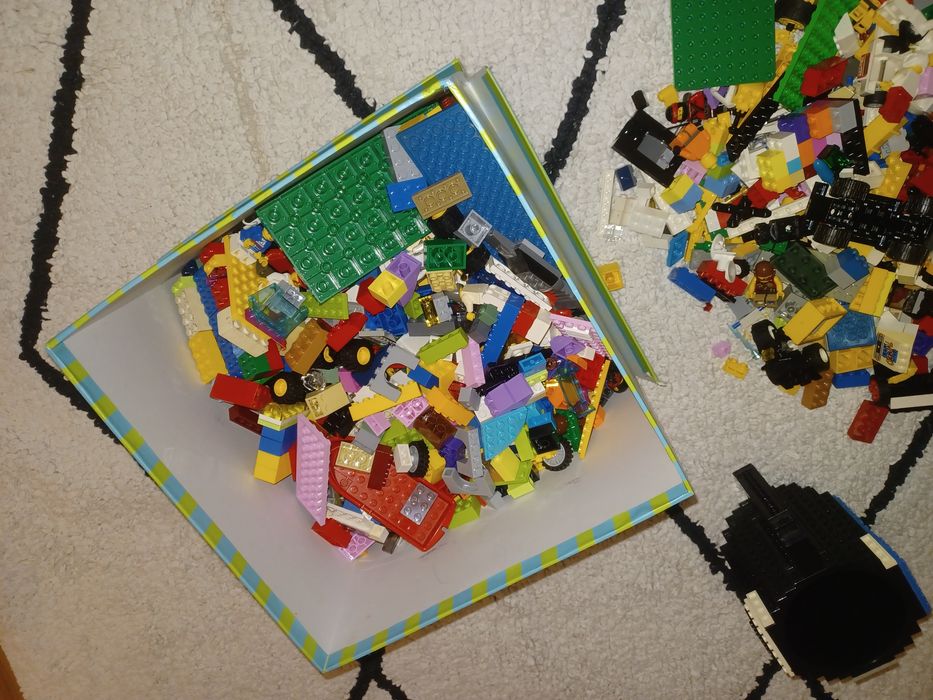 Legos variados (Lego Classic - blocos pequenos) 4+