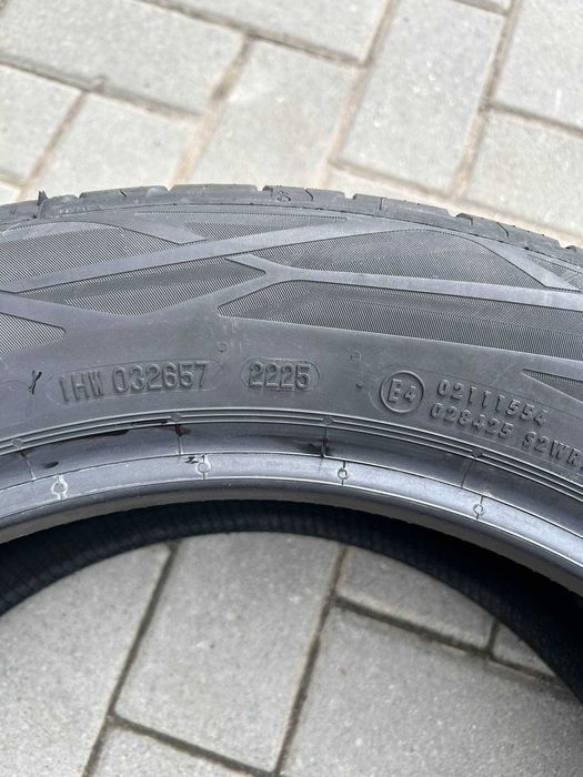 Шини 215/55 R17 94V Continental Eco Contact 6