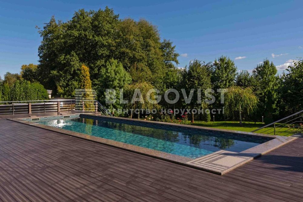 Стоянка БЕЗ % 300м2 Дом с бассейном в закрытом охраняемом КГ