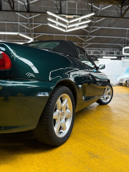 Carro clássico irrepreensível