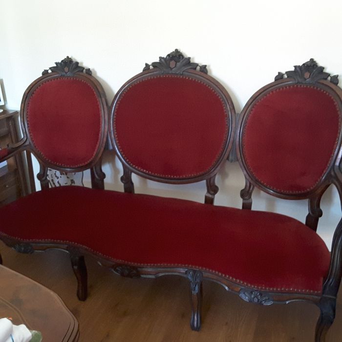 Sofás/cadeiroes antigos