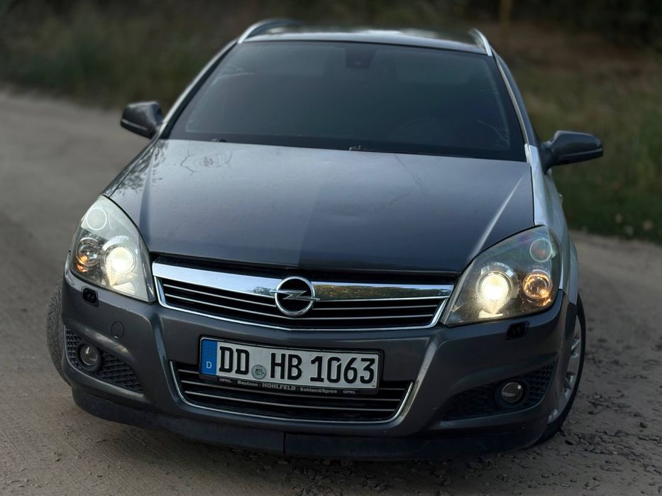 Opel astra H для військових