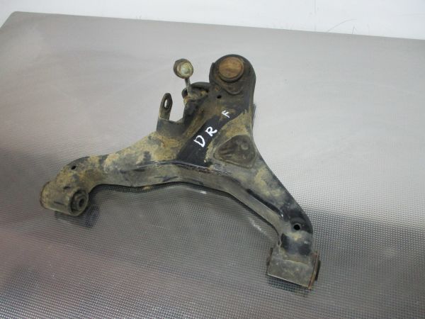 Braço de suspensão frente direito NISSAN NP300 Navara Pick Up (D40)