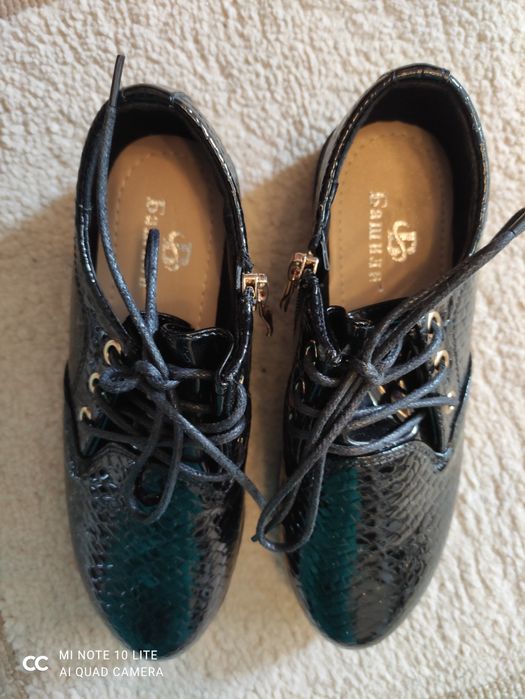 Туфельки на дівчинку