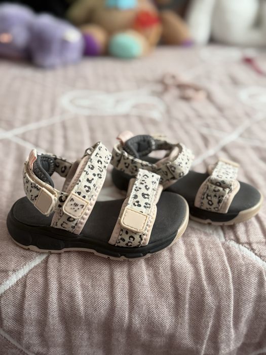 Босоніжки сандалі Next 21.5 р