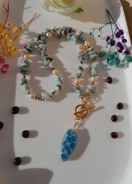 Naszyjnik z kamienia naturalnego Larimar, perły.