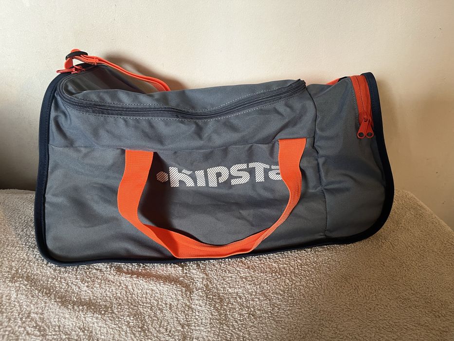 Mala desportiva marca kipsta