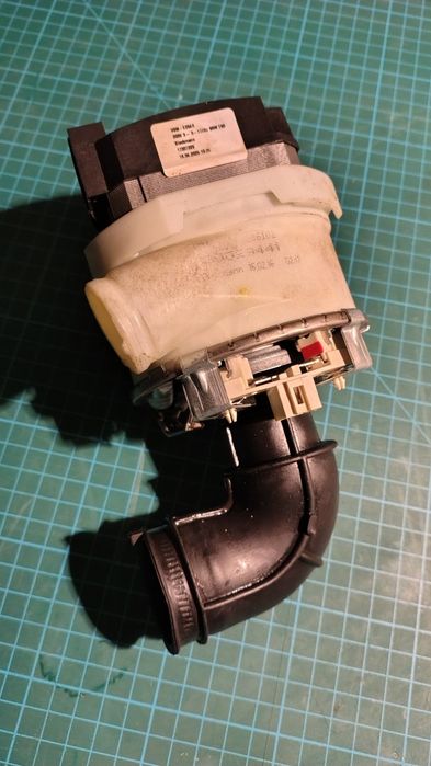 pompa myjąca i grzałka do Indesit DIFP 28T9 A EU