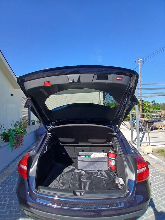 Mercedes  GLA 220Cdi urban + pack night