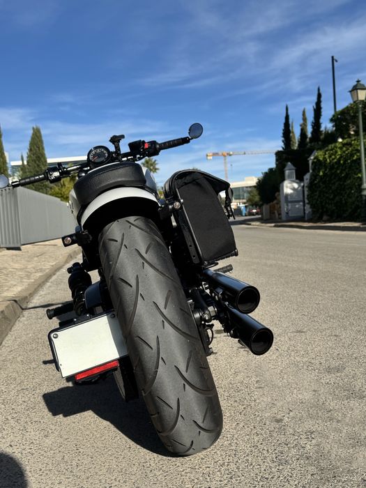 Indian Scout Bobber (white Smoke)